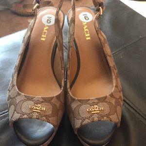 💕almost new coach wedges💕